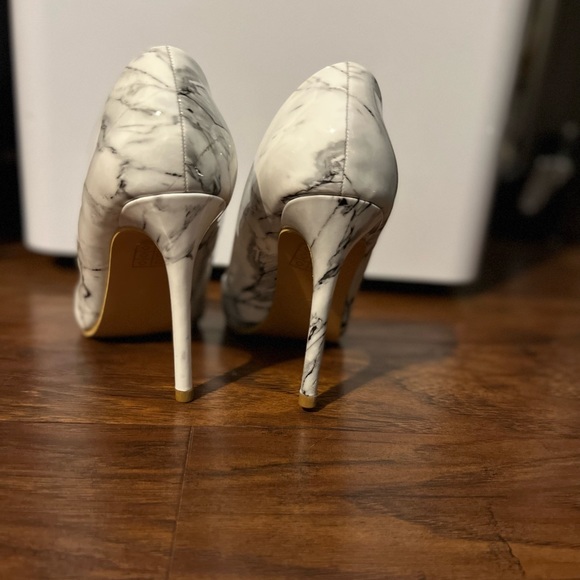 Marble Heels - Picture 3 of 3